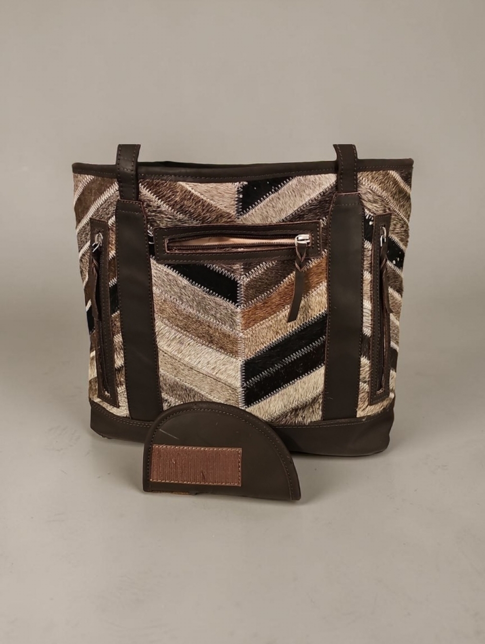 Nwt ANGEL RANCH Chevron Patterned Multi-Pocket Tote( CONCEAL AND CARRY) - Picture 2 of 7